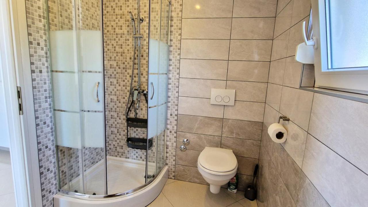 Apartments Pinezic Skrbcici ภายนอก รูปภาพ