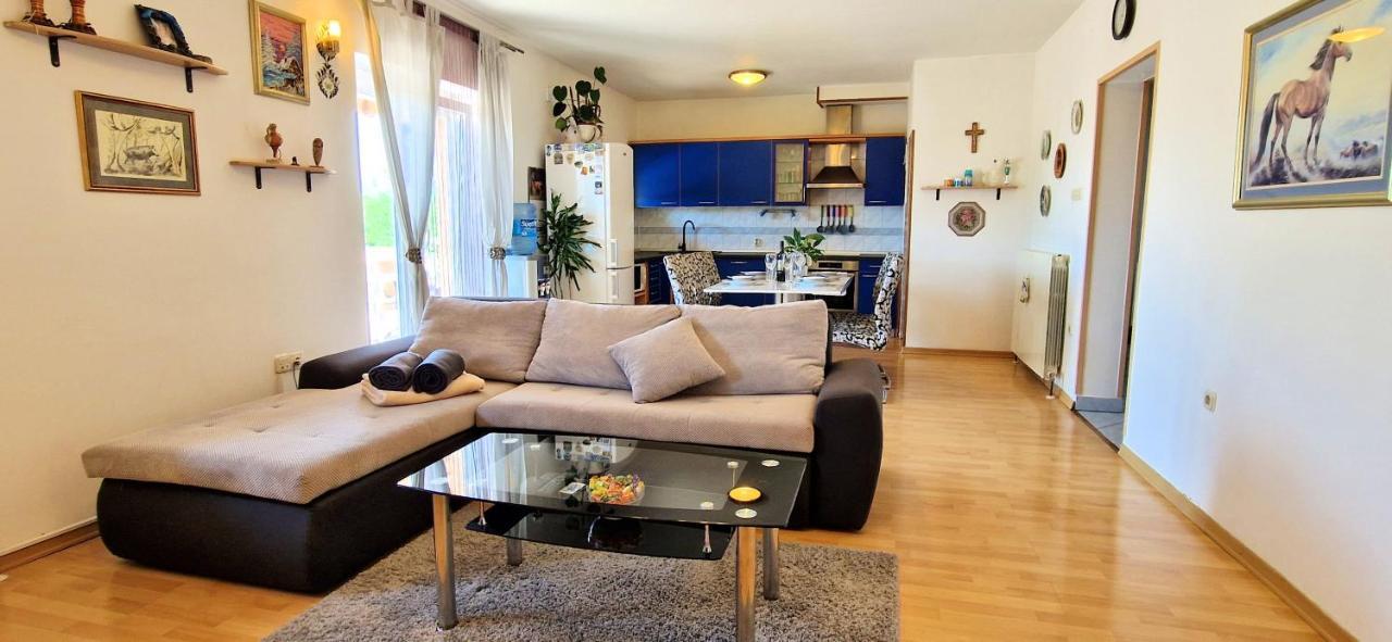 Apartments Pinezic Skrbcici ภายนอก รูปภาพ