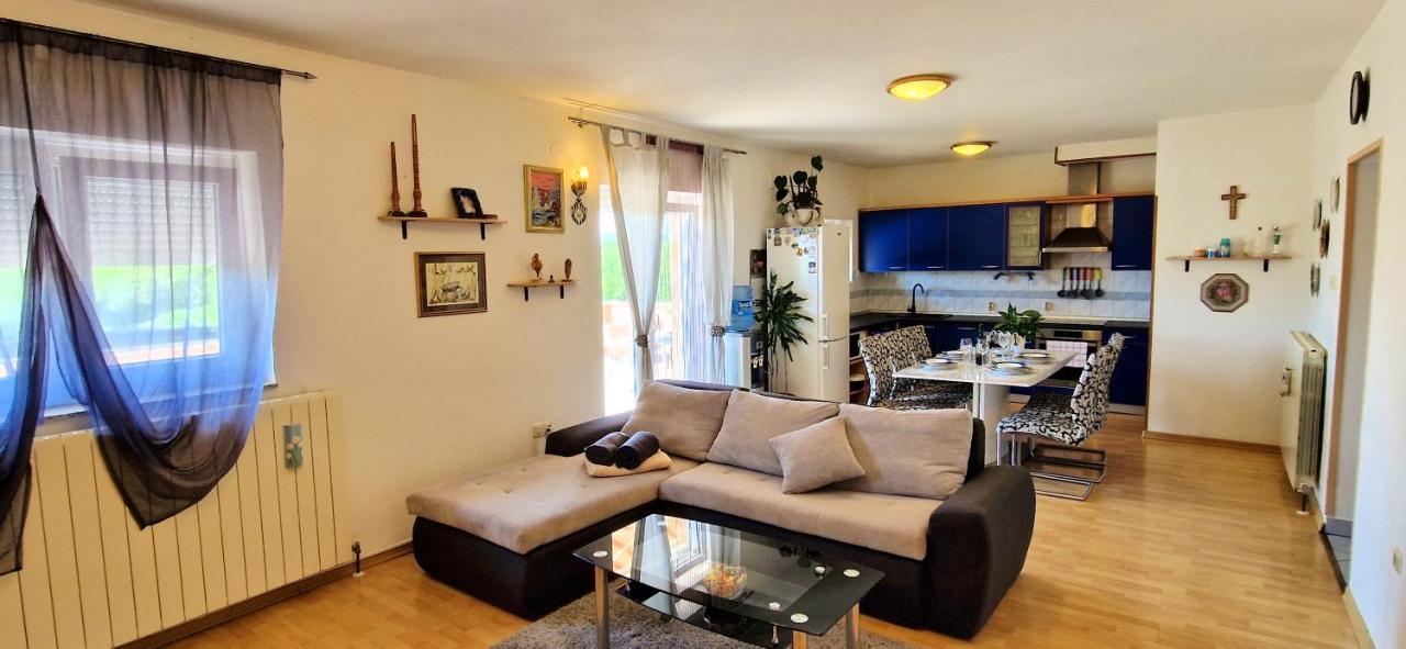 Apartments Pinezic Skrbcici ภายนอก รูปภาพ