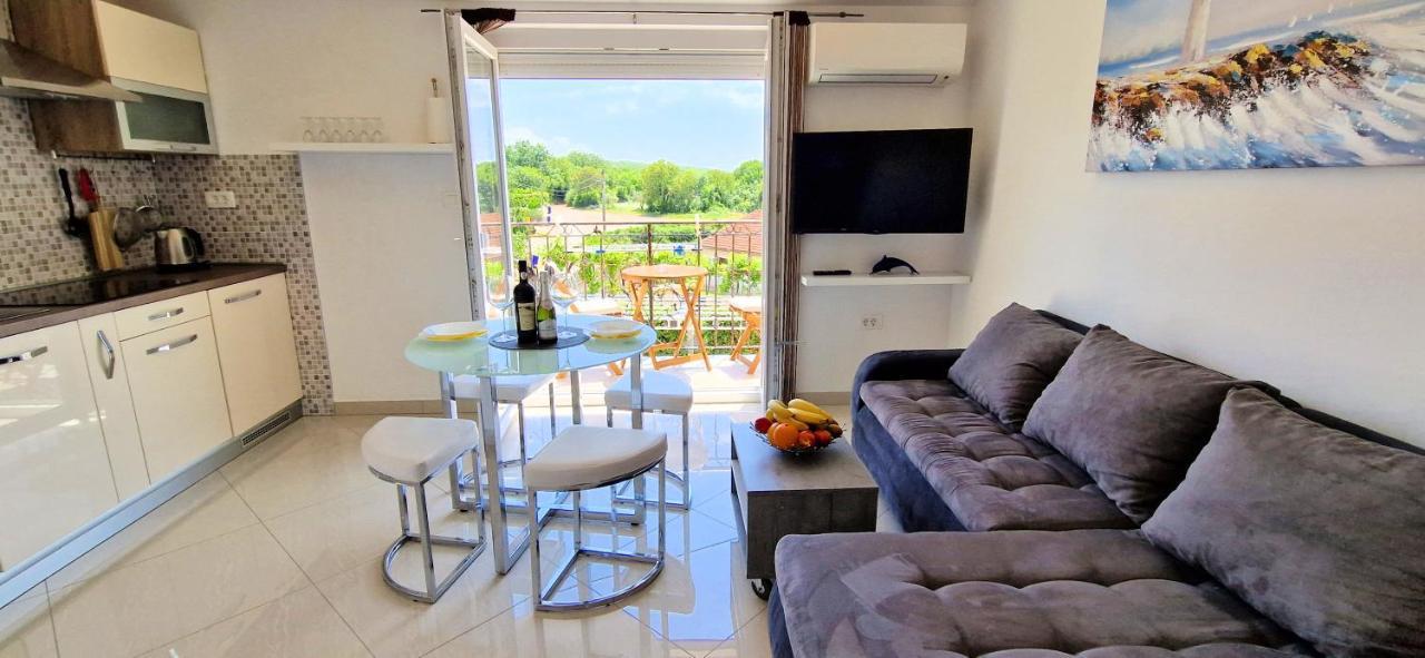 Apartments Pinezic Skrbcici ภายนอก รูปภาพ