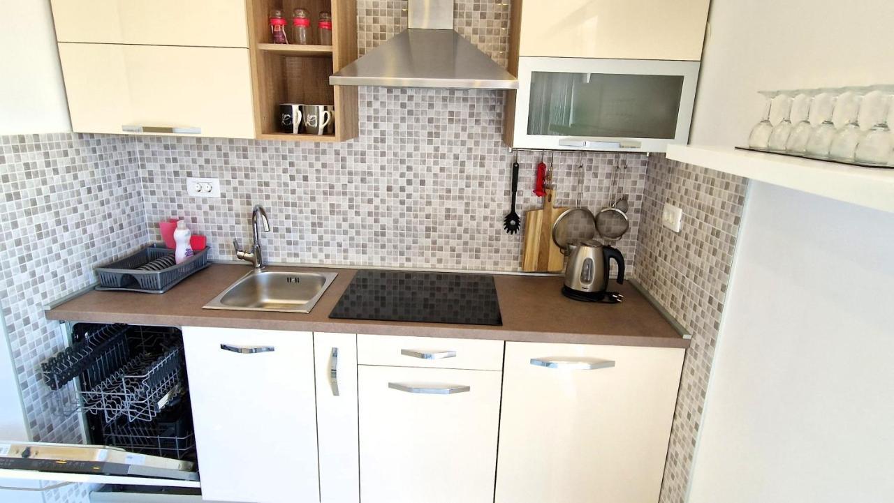 Apartments Pinezic Skrbcici ภายนอก รูปภาพ
