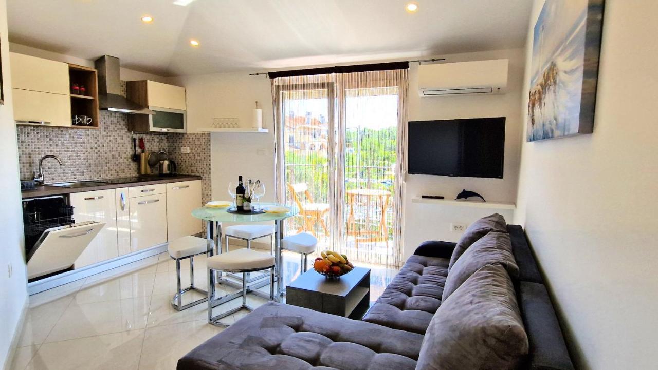 Apartments Pinezic Skrbcici ภายนอก รูปภาพ