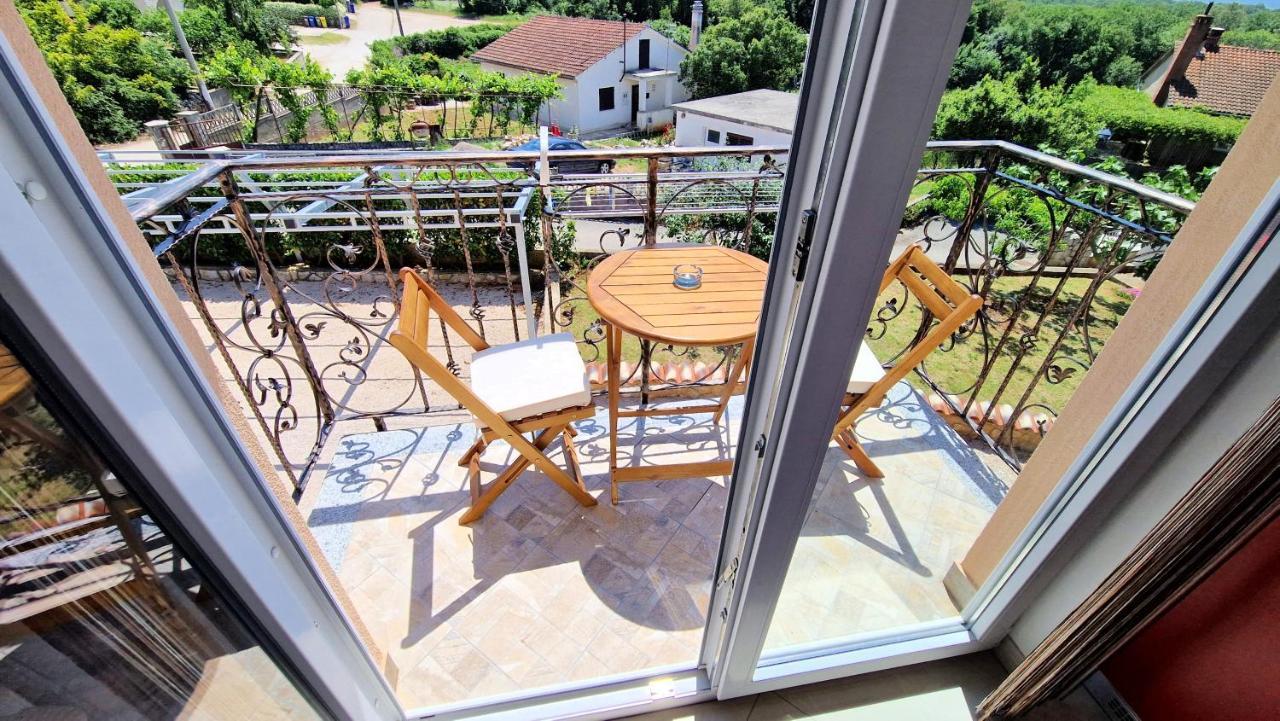 Apartments Pinezic Skrbcici ภายนอก รูปภาพ