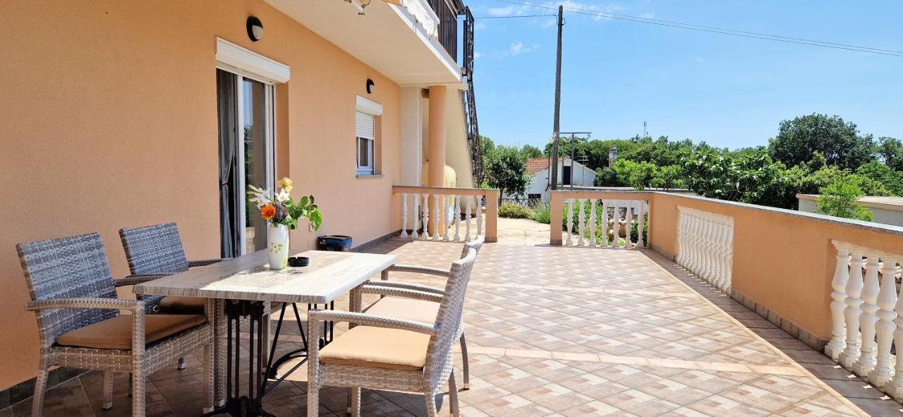 Apartments Pinezic Skrbcici ภายนอก รูปภาพ
